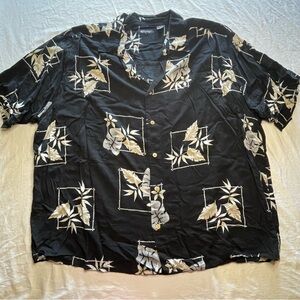 Puritan Men's 2XL Black Hawaiian Leaf Print Short Sleeve Button Up PRELOVED